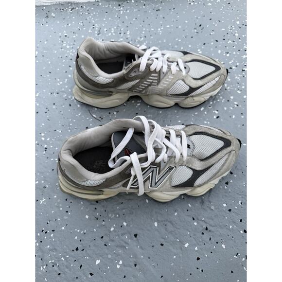 Size 6.5 - New Balance 9060 main image 4